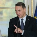 Sikorski poručio Masku: Idi na Mars, tamo nema nacističkih pozdrava