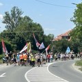 Studenti koji pešače do Kraljeva stigli do Adrana (VIDEO)