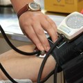 Od svih Evropljana, Srbi se najmanje plaše starenja, ali 68 odsto našeg stanovništva redovno meri pritisak