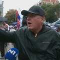 "Dok ja držim ovaj mikrofon, za propagandu i uvrede neće služiti": Naprednjaci ometali ekipu N1 u Aleksincu (VIDEO)