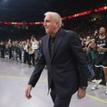 Željko Obradović poljubio devojčicu čim je kročio na parket Arene: Pogledajte scenu koja je reznežila sve
