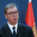 Vučić tvrdi da ga ne brine rejting, zapretio bankama i trgovinskim lancima jakim odgovorom države