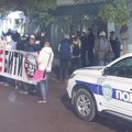 Protest ispred kompanije "Euro Litijum" u Valjevu, ostavljen budak na vratima