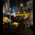 Zgrada Skupštine grada Novog Sada blokirana tokom noći, ispred kordon u punoj opremi za demonstracije (VIDEO)