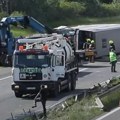 Novi detalji teške nesreće u Hrvatskoj: Dve osobe poginule, 31 povređena u sudaru autobusa i automobila (foto)
