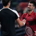 "Kao što Novak kaže, kada je publika protiv tebe...": Teniser kopirao Đokovića na RG, dirigovao zvižducima!