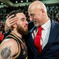 Obradović o Džejmsu: "Devojke dolaze sa svih strana, kazino, izlasci, a onda ustane i ubaci ti 30 poena...