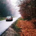 Stanje na putevima: Oprez zbog mokrih i klizavih kolovoza