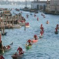 Tradicionalna parada Deda Mrazeva u Veneciji (FOTO)