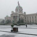 Balkan pod snegom, uklonjeno Božićno seoce ispred Skupštine Srbije