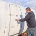 Kupio avion za 4.000 evra i zakopao ga u dvorištu: Ljudi sada gledaju u projekat vredan više od 28.000 evra i ne veruju šta…