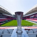 Istorijsko finale Lige konferencije - bitka Kristal palasa i Raja Valjekana za prvi evropski trofej