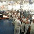 Krah automobilske industrije u Evropi i najava globalnog napada na radna prava