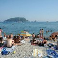 Snimak žene sa plaže zapalio mreže: Kad je izašla u plićak svi zanemeli "Gospođa se ne postaje, gospođa se rađa"