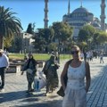Majka Filipa Živojinovića napustila Srbiju! Zorica Nakić otputovala na egzotičnu lokaciju, svi komentarišu u njen mladoliki…