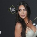 Prvi brak sa 19 godina, skandal sa intimnim snimkom, drugi brak trajao 72 dana: Ljubavna istorija Kim Kardašijan