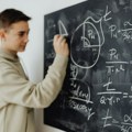 PISA testiranje: Svaki treći petnaestogodišnjak u Srbiji funkcionalno nepismen