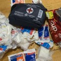 U paketu za prvu pomoć pronašao ubruse, WC papir i praznu kesicu kikirikija (FOTO)