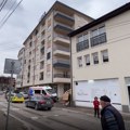 Samoubistvo u Novom Pazaru: Muškarac skočio sa šestog sprata i preminuo na licu mjesta, uvidjaj u toku