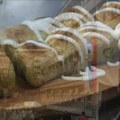 Vlast u Novom Pazaru kupuje tonu pite i 7.000 mantija