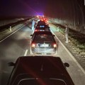 Teška nesreća kod Maglića: Sudarili se kamion i automobil, vatrogasci seku vozilo: Stvorila se kilometarska kolona (video)