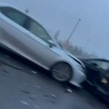 Lančani sudar na: Auto-putu kod Zmaja Više vozila smrskano, Hitna pomoć na licu mesta (foto)