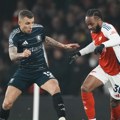 Arsenal posustaje u borbi za titulu u Premijer ligi, Aston Vila izvukla remi