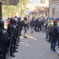 Policija prekinula blokadu suda u Nišu, studenti krenuli ka MUP-u