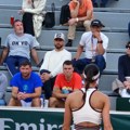 Olga na tribinama ima posebnu podršku: Oblak u Parizu