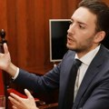Pavle Grbović gleda Partizan i komentariše na Iksu dok Srbija „vostaje”