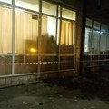 Postavljene trake ispred zgrade RFZO – Grad Niš upozorava na opasnost po bezbednost građana