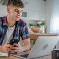Digitalni bum u Srbiji! Internet u skoro svakom domu, nećete verovati koliki procenat ljudi ima mobilni telefon