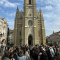 Sumnje na podmetanje požara na vratima katedrale u Novom Sadu