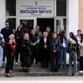 Nastavljaju se protesti zaposlenih u zdravstvu i prosveti u Gračanici: "Hapšenje direktora pritisak na svakog Srbina"