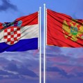 Kolaps na granici Hrvatske i Crne Gore: Kolone duže od 20 kilometara, meštani dele vodu putnicima, ustupaju im toalete u…