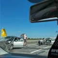 Lančani sudar 6 vozila, ima povređenih! Udes na auto-putu, velike kolone se stvaraju - smrskani automobili (video)