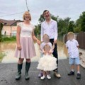 Bagerom morali na ćerkino krštenje! Bračnom paru iz Hrvatske kuća je poplavljena u nevremenu, ali oni nisu odustali (video)