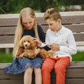 Zašto je dobro da deca odrastaju sa psima