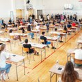 Mali maturanti: Test iz srpskog nije bio težak, očekujemo dobar rezultat
