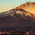 Urušavanje kratera vulkana Etna izazvalo masivnu erupciju