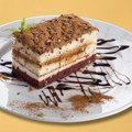 Italijanska svečana torta koja osvaja na prvi zalogaj Savršen desert za prazničnu trpezu