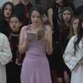 Maturantkinja Prve kragujevačke gimnazije predstavila zbirku pesama „Božur“