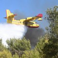 (Video) Požar na Braču i dalje aktivan: Vatrogasci ostaju na terenu i tokom noći