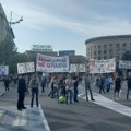 Samo na opozicionom protestu Esktremna desnica i ekstremna levica ruku pod ruku - napadaju i vređaju