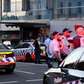 Najmanje četvoro mrtvih u Sidneju: Izbodeni majka i beba, policija ubila napadača VIDEO
