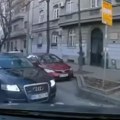 (Video): Vozači kipte od besa zbog scene sa Vračara: Izleteo automobilom u raskrsnicu iz suprotnog smera, a zbog sledećeg…