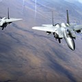 Amerikance zabrinule fotografije: Lovac F-15 leteo prekriven čudnim flekama, izgleda kao da je za staro gvožđe
