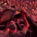 Pojavio se snimak masovne tuče na UFC 322 iz drugog ugla: Evo kako je sve počelo, "radila" i stolica