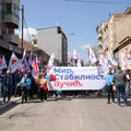 SNS Kragujevac osuđuje nošenje lutke u liku Aleksandra Vučića na protestu u Nišu u nedelju