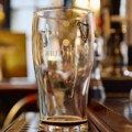 Britanci bi da piju i da ostanu trezni: Beleži se porast konzumiranja pića sa malim ili nultim procentom alkohola
